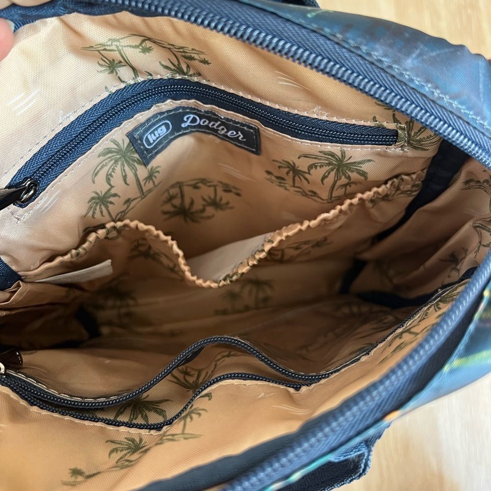 Lug Dodger Palm Printed Backpack-NWT! - Picture 4 of 5